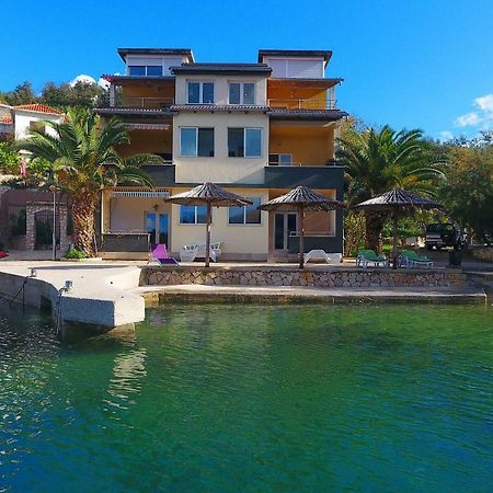 Apartments Savar - Ilo Brbinj ภายนอก รูปภาพ