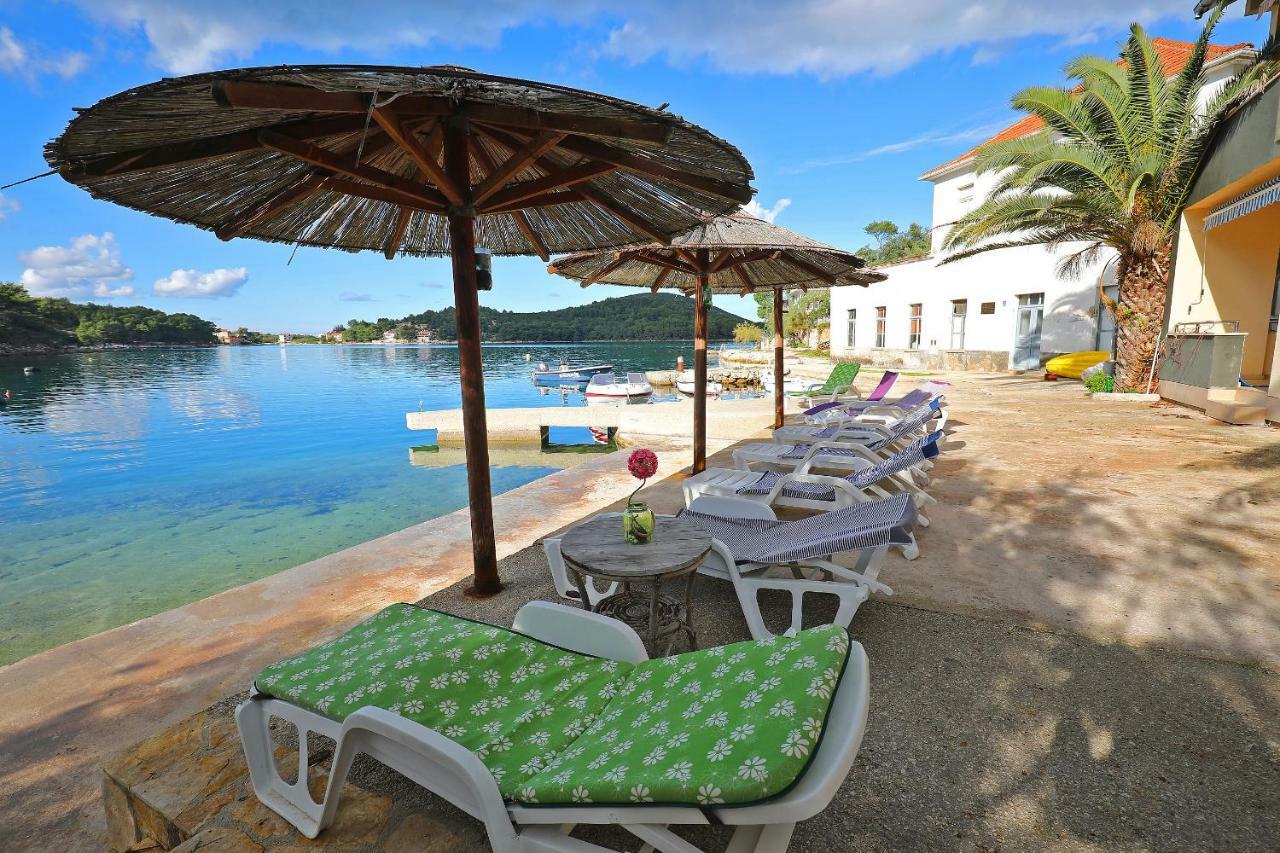 Apartments Savar - Ilo Brbinj ภายนอก รูปภาพ
