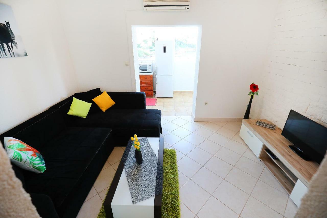 Apartments Savar - Ilo Brbinj ภายนอก รูปภาพ